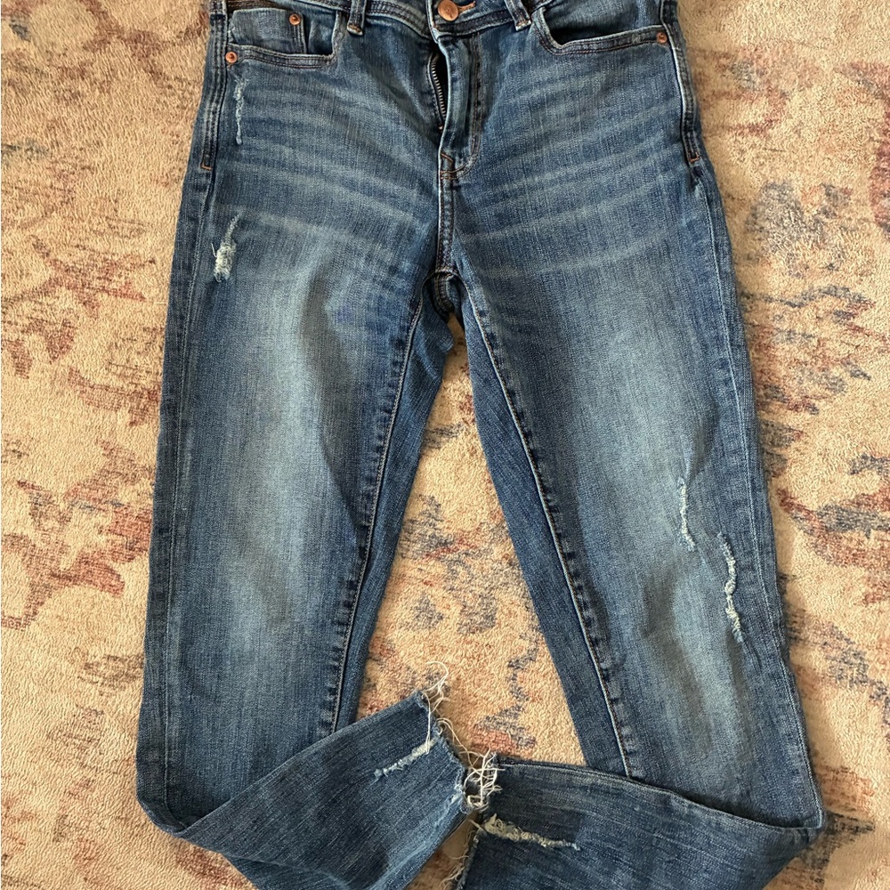 Zara mid rise distressed stretch Skinny Jean size 6